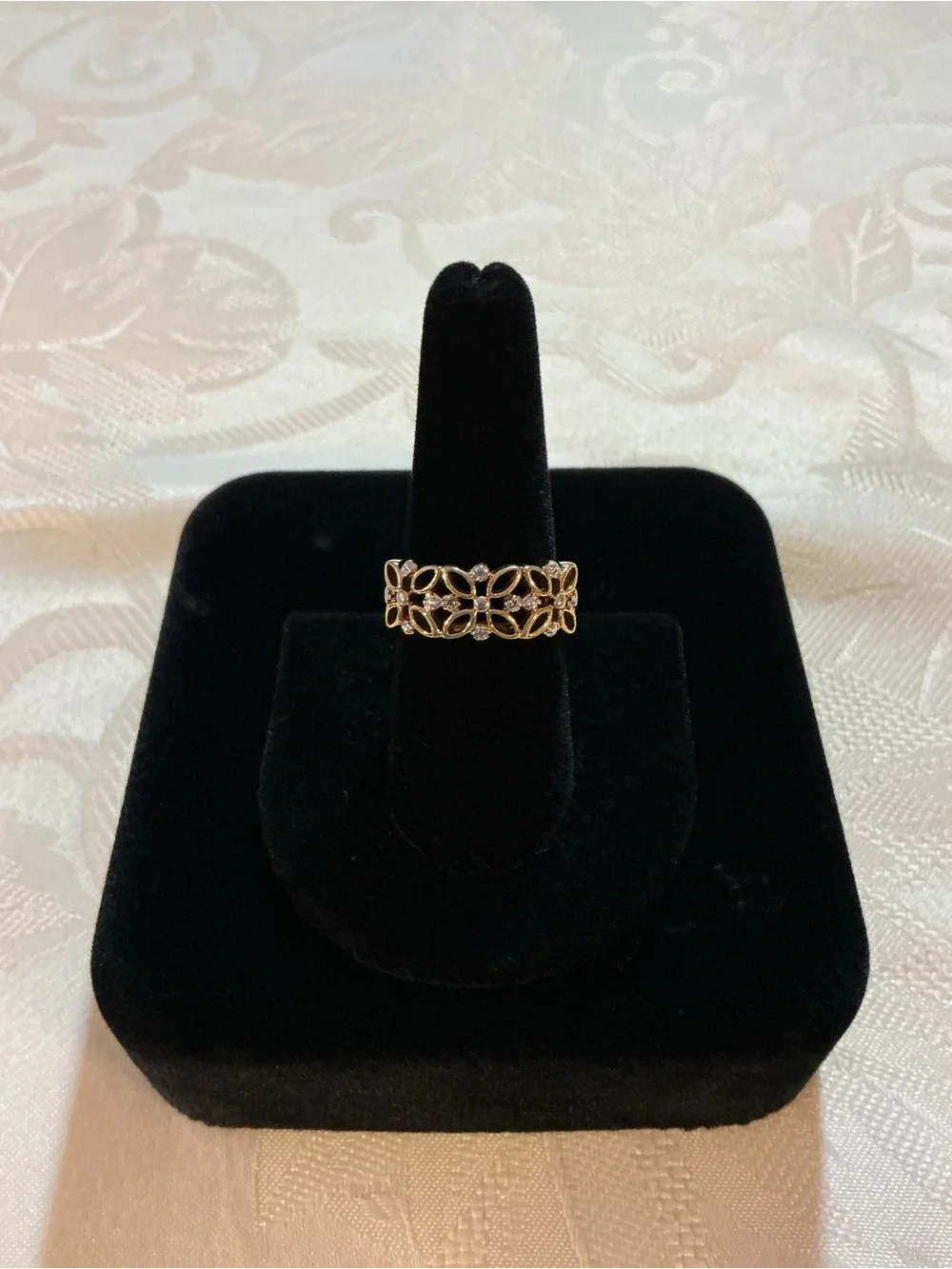 Rhinestone Openwork Filigree Hold Tone Band Ring